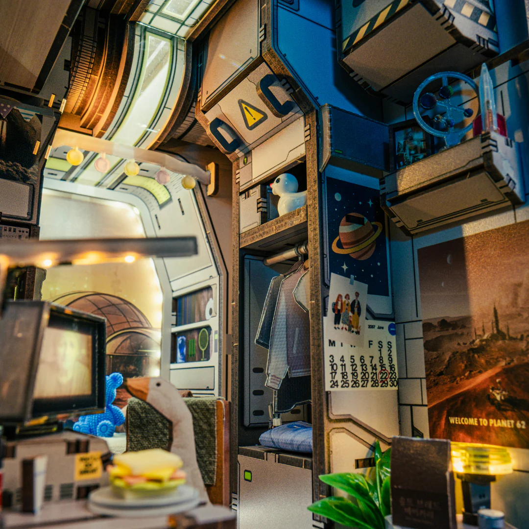 Mars Revelation 62 Book Nook Kit - Image 7